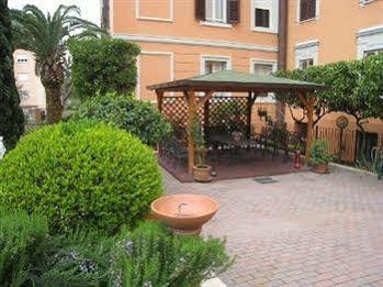 Maria Rosa Molas - Casa Per Ferie Pensión Roma