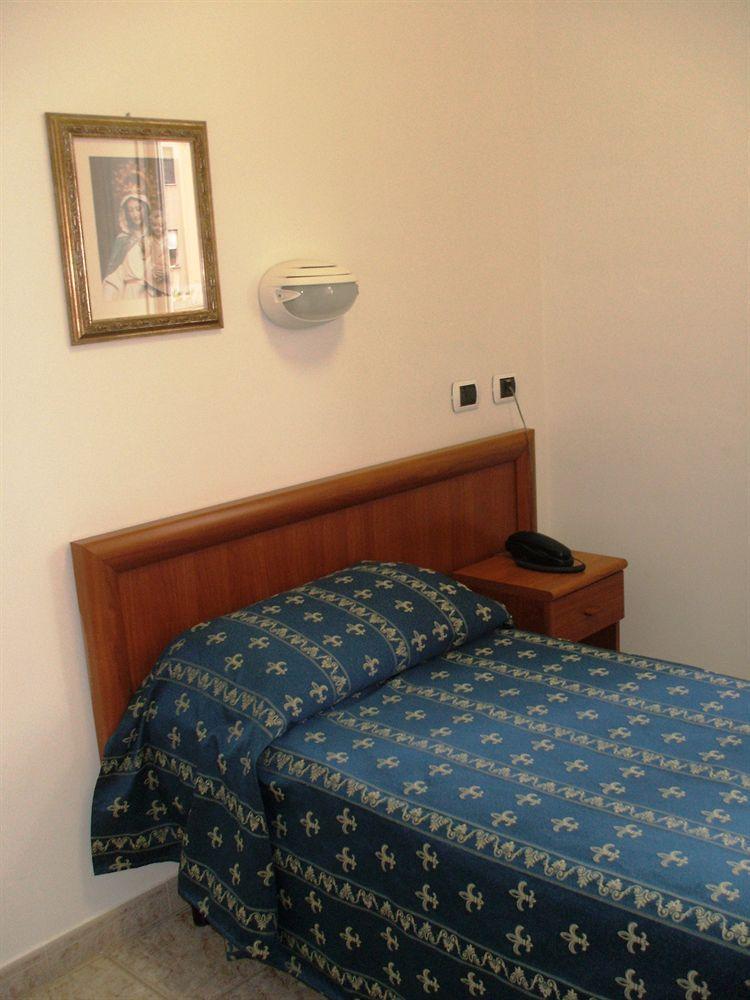 Pensión Maria Rosa Molas - Casa Per Ferie