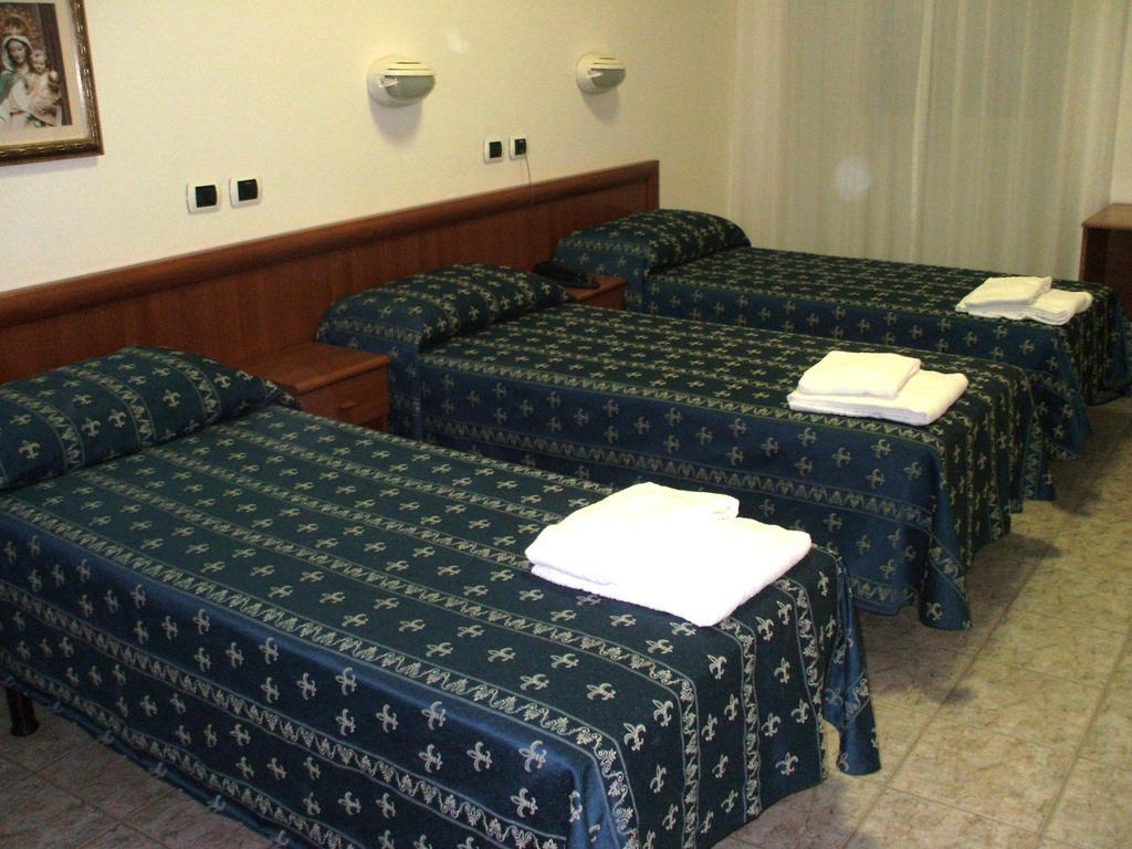 Maria Rosa Molas - Casa Per Ferie Pensión 3*