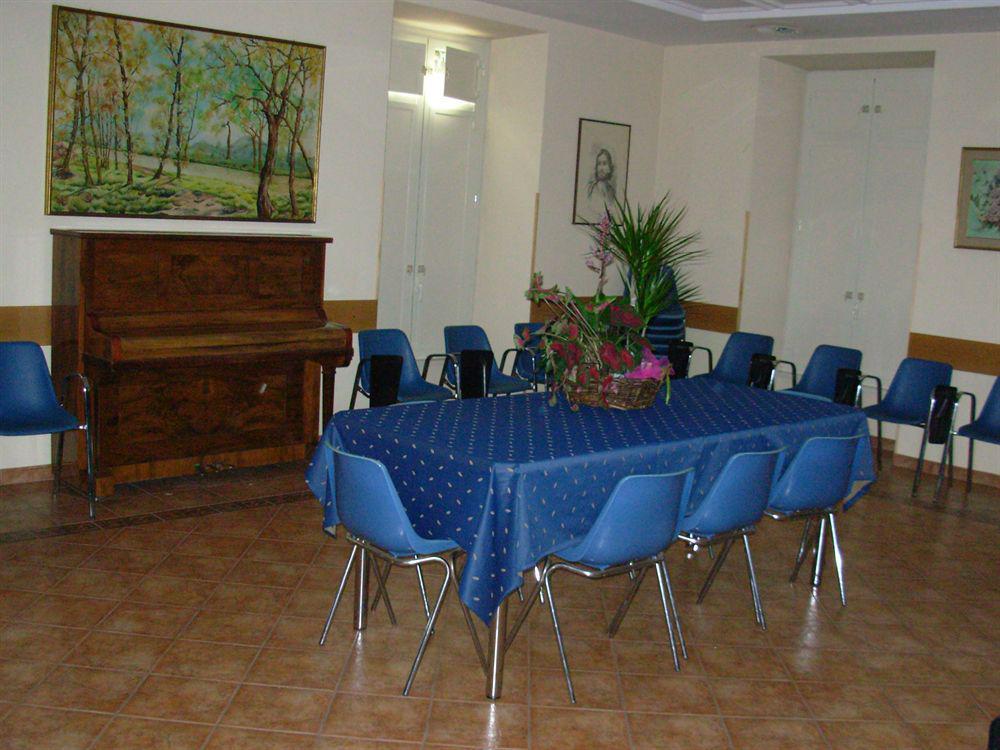 Maria Rosa Molas - Casa Per Ferie Rom